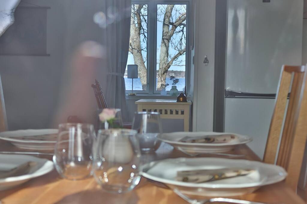 Captivating Harbor View Suite Osthammar Exterior photo
